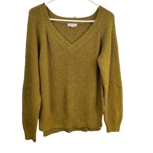 Day to Day Women's V-neck Sweater